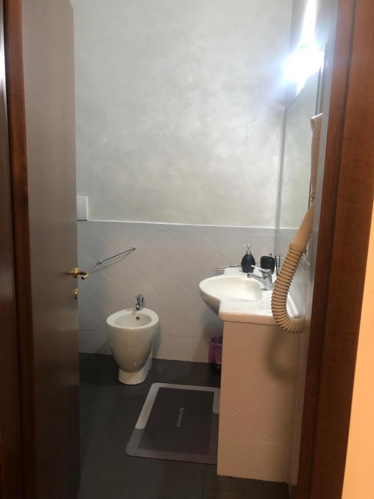 Alma Rooms Appia Rome Buitenkant foto
